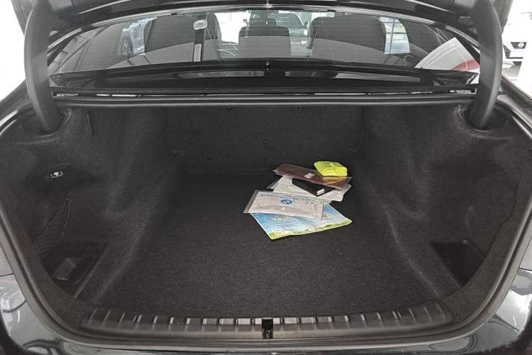 Used BMW 5 Series 2018 Facelifted 530Li xDrive Luxury Package Trunk