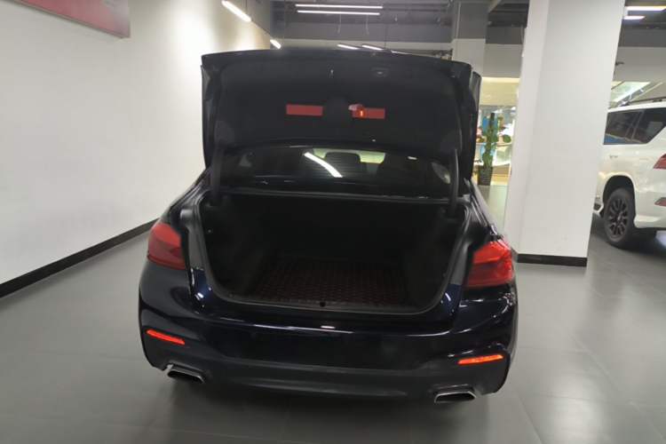Used BMW 5 Series 2018 Restyled 530Li Leading Edition M Sport Package Trunk