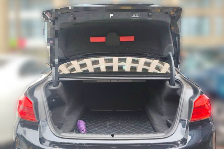 Used BMW 5 Series 2018 525Li M Sport Package Trunk