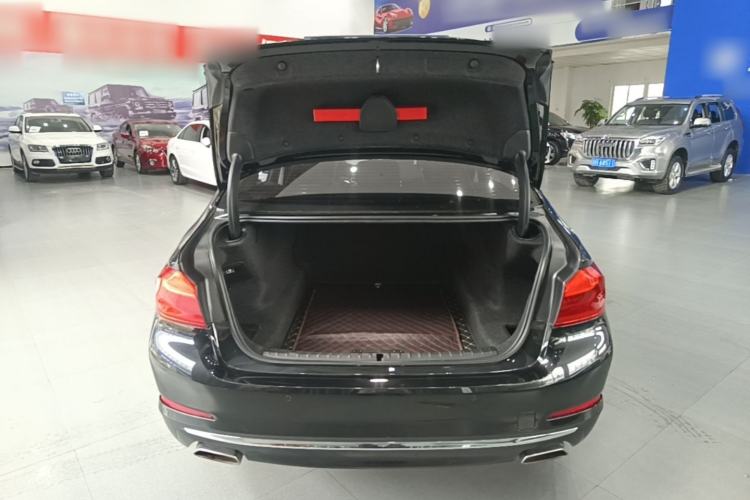 Used BMW 5 Series 2018 525Li Luxury Package Trunk