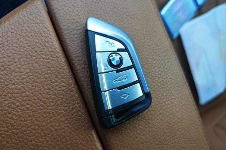 Used BMW 5 Series 2018 Facelifted 530Li xDrive M Sport Package Vehicle Key