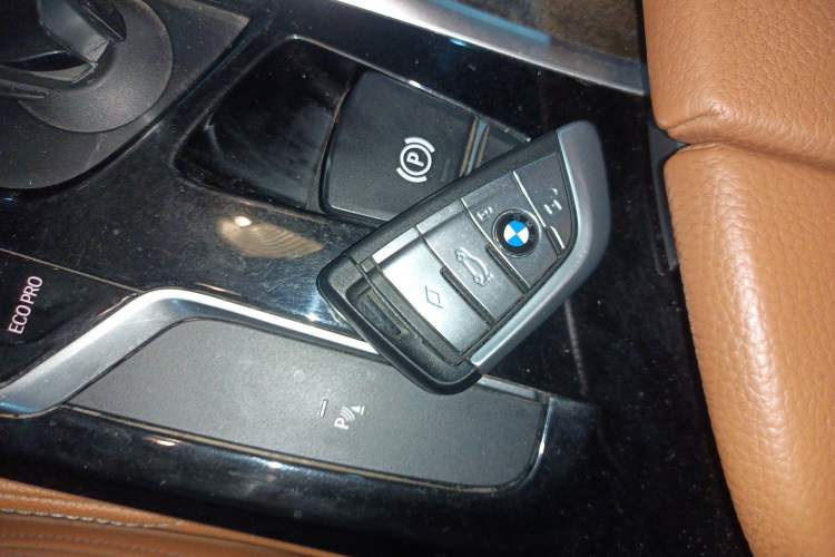 Used BMW 5 Series 2018 Restyled 530Li Leading Edition M Sport Package Vehicle Key