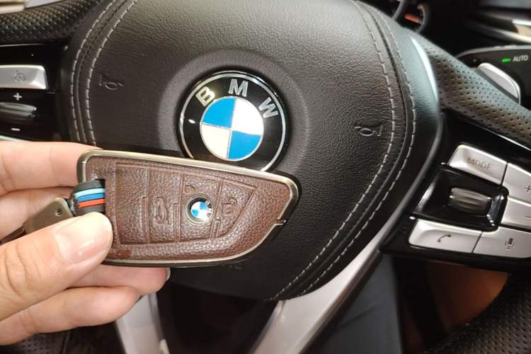 Used BMW 5 Series 2018 Restyled 530Li Leading Edition M Sport Package Vehicle Key