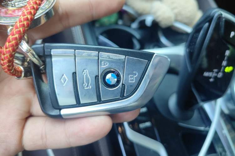 Used BMW 5 Series 2018 Facelifted 530Li xDrive Luxury Package Vehicle Key