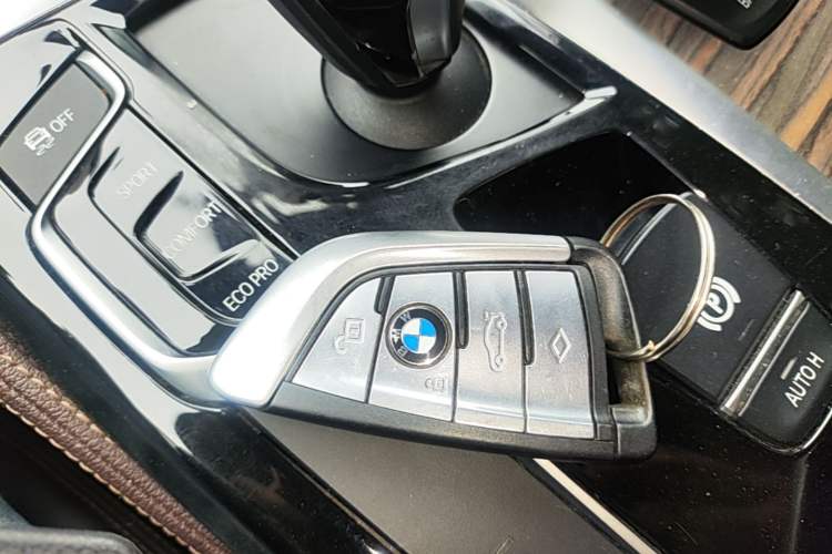 Used BMW 5 Series 2018 Facelifted 530Li xDrive Luxury Package Vehicle Key