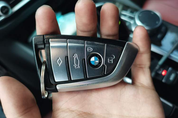 Used BMW 5 Series 2018 Restyled 530Li Luxury Edition M Sport Package Vehicle Key