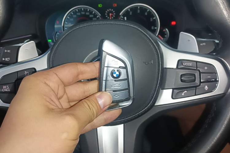 Used BMW 5 Series 2018 530Li Luxury Edition M Sport Package Vehicle Key