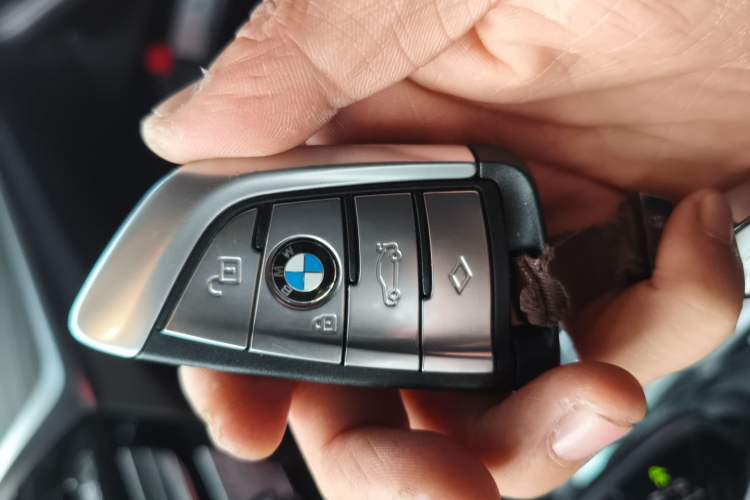 Used BMW 5 Series 2018 Facelifted 530Li Luxury Edition Premium Package Vehicle Key