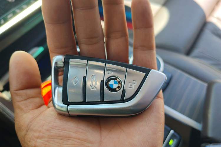 Used BMW 5 Series 2018 540Li Executive Edition Vehicle Key