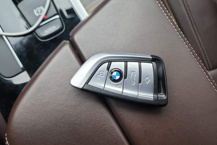 Used BMW 5 Series 2018 Facelifted 530Li Luxury Edition Premium Package Vehicle Key
