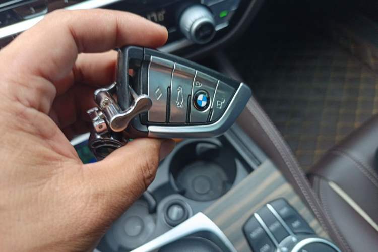 Used BMW 5 Series 2018 530Li Leading Edition Luxury Package Vehicle Key
