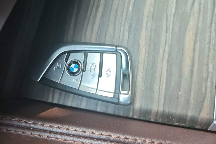 Used BMW 5 Series 2018 530Li Leading Edition Luxury Package Vehicle Key