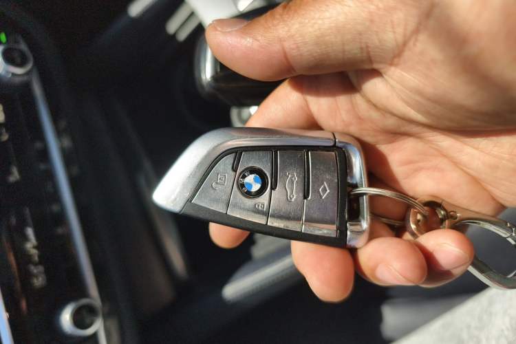 Used BMW 5 Series 2018 525i M Sport Package Vehicle Key