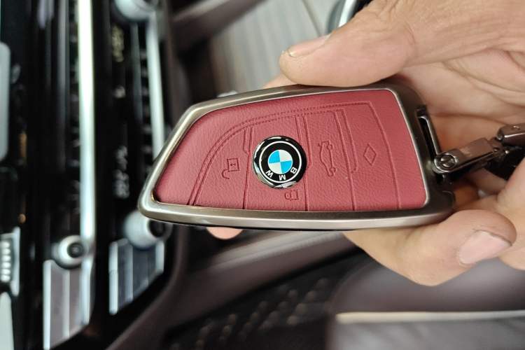 Used BMW 5 Series 2018 Revised Version 530Li Leading Edition Luxury Package Vehicle Key