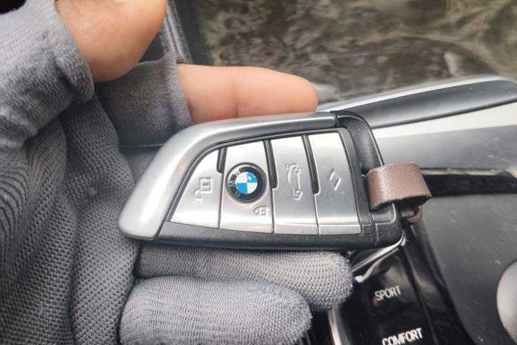 Used BMW 5 Series 2018 525Li M Sport Package Vehicle Key
