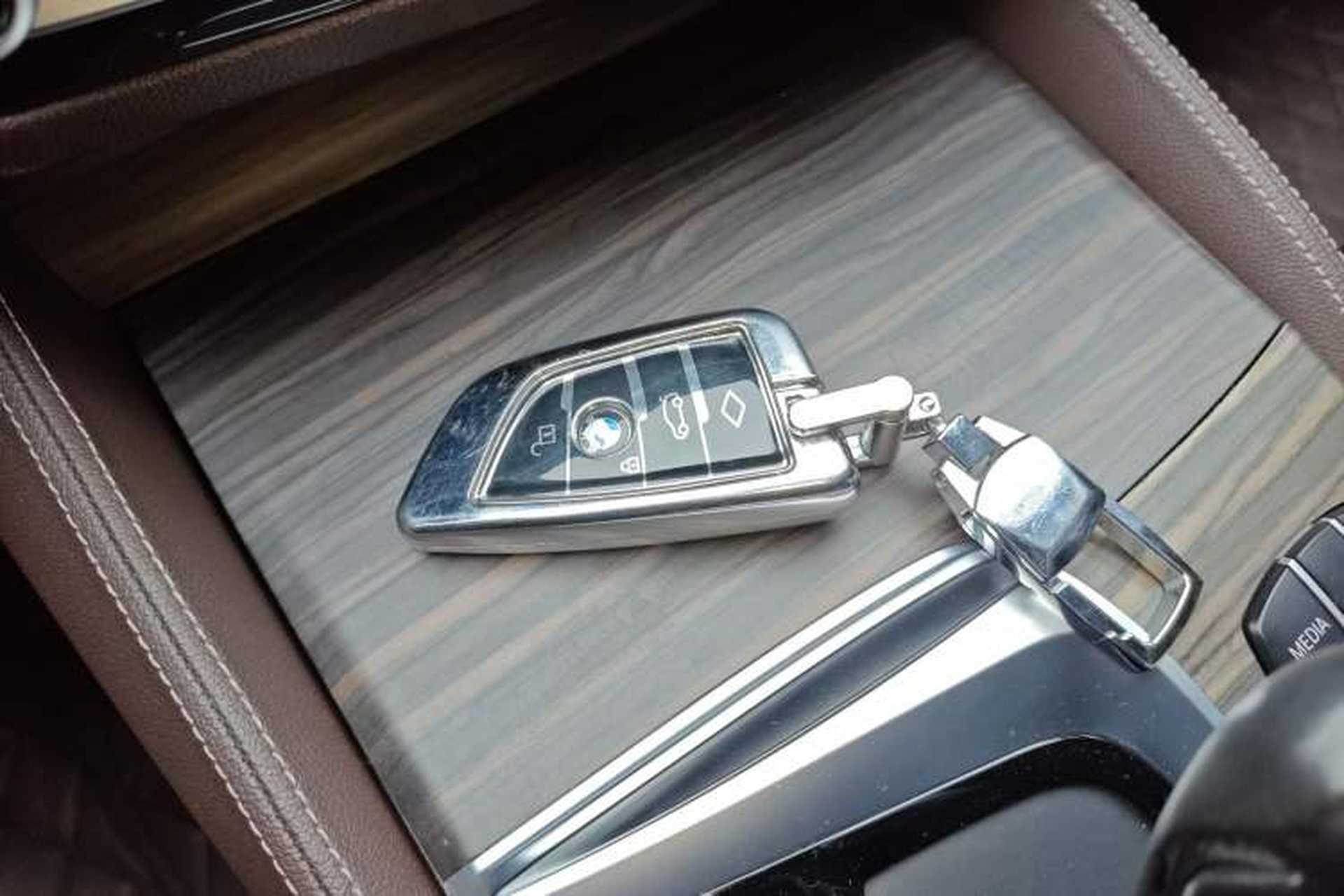 Used BMW 5 Series 2018 530Li xDrive Luxury Package Vehicle Key