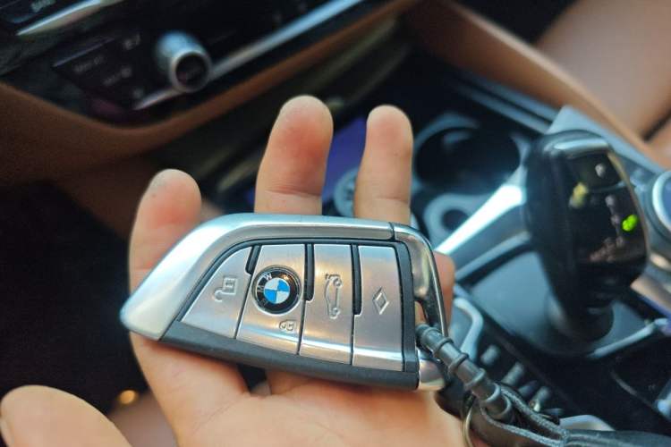 Used BMW 5 Series 2018 525i M Sport Package Vehicle Key