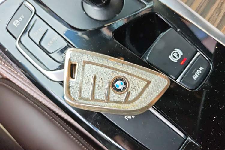 Used BMW 5 Series 2018 Revised Version 530Li Leading Edition Luxury Package Vehicle Key
