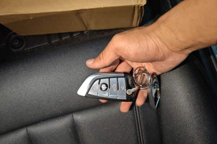 Used BMW 5 Series 2018 525Li Luxury Package Vehicle Key
