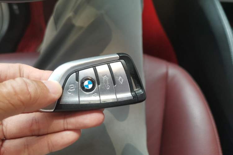 Used BMW 5 Series 2018 Facelifted 530Li xDrive M Sport Package Vehicle Key