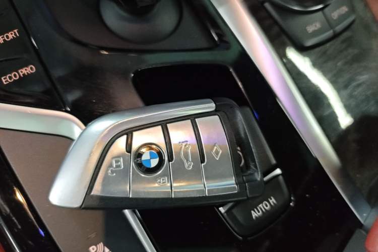 Used BMW 5 Series 2018 Restyled 530Li Leading Edition M Sport Package Vehicle Key