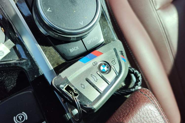 Used BMW 5 Series 2018 Restyled 530Li Leading Edition M Sport Package Vehicle Key