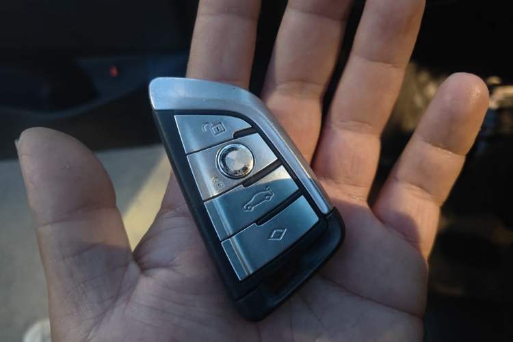 Used BMW 5 Series 2018 525Li M Sport Package Vehicle Key