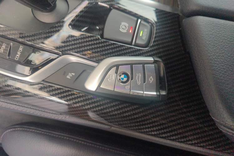 Used BMW 5 Series 2018 530i M Sport Package Vehicle Key