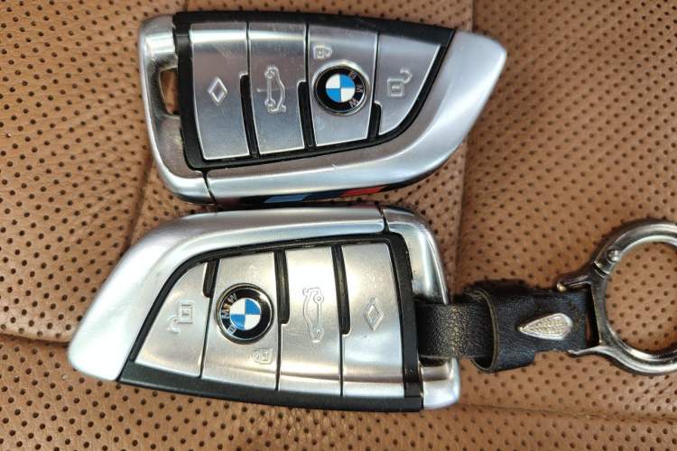 Used BMW 5 Series 2018 Restyled 530Li Luxury Edition M Sport Package Vehicle Key