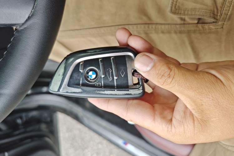 Used BMW 5 Series 2018 Restyled 530Li Leading Edition M Sport Package Vehicle Key