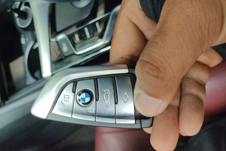 Used BMW 5 Series 2018 Restyled 530Li Luxury Edition M Sport Package Vehicle Key