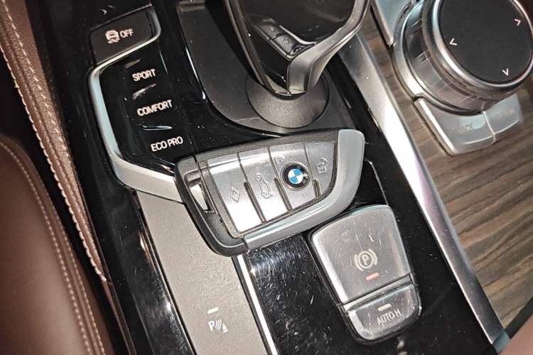 Used BMW 5 Series 2018 Facelifted 530Li xDrive Luxury Package Vehicle Key