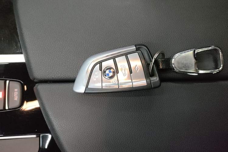 Used BMW 5 Series 2018 525Li M Sport Package Vehicle Key