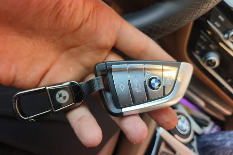 Used BMW 5 Series 2018 525i M Sport Package Vehicle Key