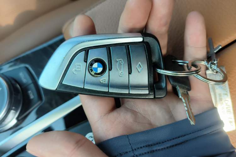Used BMW 5 Series 2018 Restyled 530Li Leading Edition M Sport Package Vehicle Key