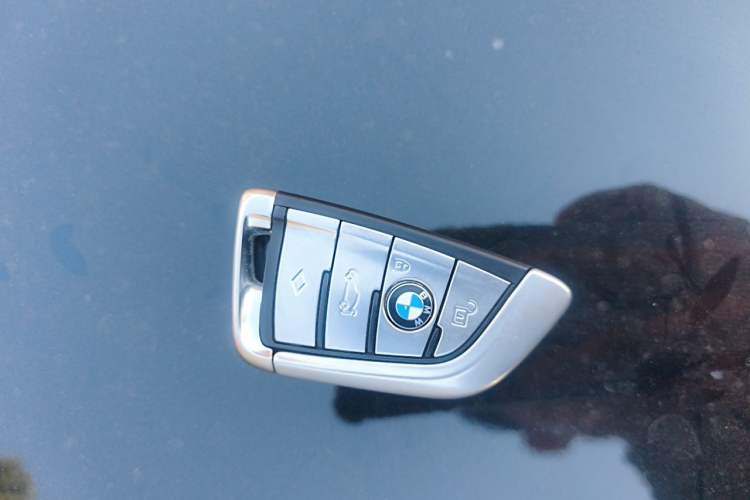 Used BMW 5 Series 2018 Revised Version 530Li Leading Edition Luxury Package Vehicle Key