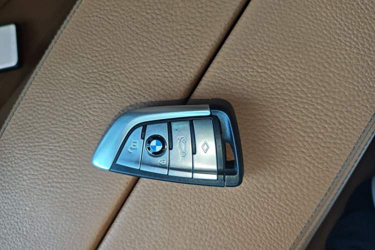 Used BMW 5 Series 2018 Restyled 530Li Luxury Edition M Sport Package Vehicle Key