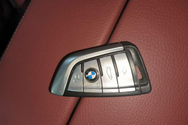 Used BMW 5 Series 2018 Restyled 530Li Leading Edition M Sport Package Vehicle Key