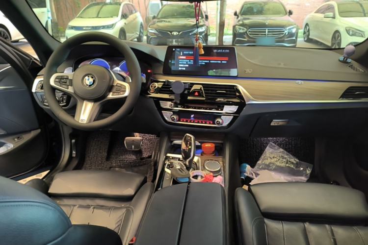 Used BMW 5 Series 2018 530i M Sport Package Center Console