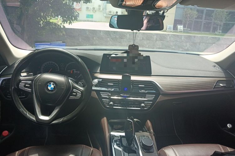 Used BMW 5 Series 2018 Facelifted 530Li xDrive M Sport Package Center Console