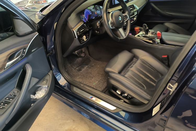 Used BMW 5 Series 2018 530i M Sport Package Driver Seat