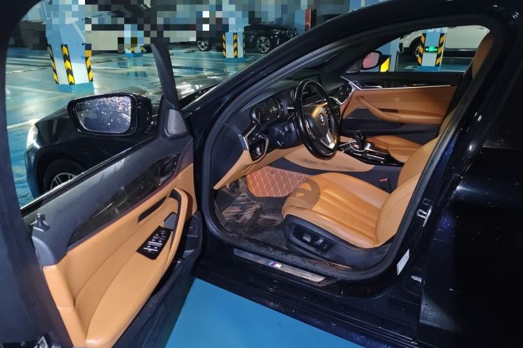 Used BMW 5 Series 2018 530Li Leading Model M Sport Package Driver Seat