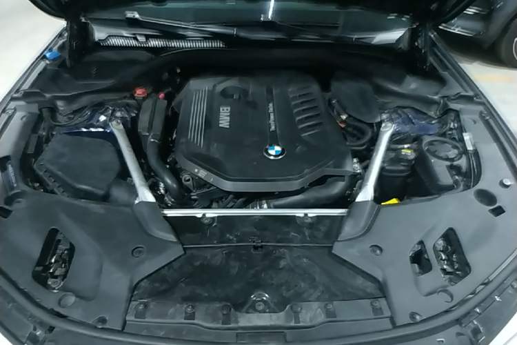 Used BMW 5 Series 2018 540i M Sport Package Engine Bay
