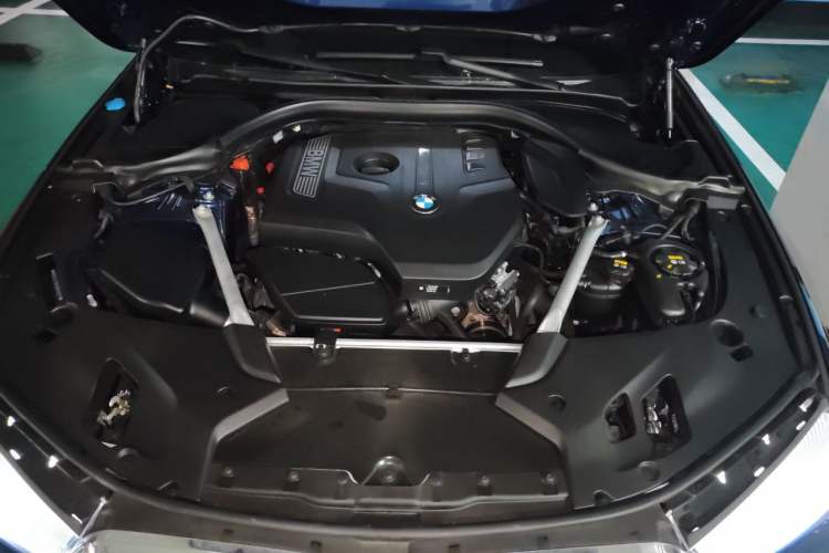Used BMW 5 Series 2018 525i M Sport Package Engine Bay