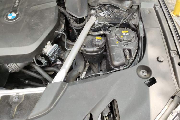 Used BMW 5 Series 2018 525Li M Sport Package Engine Bay Left