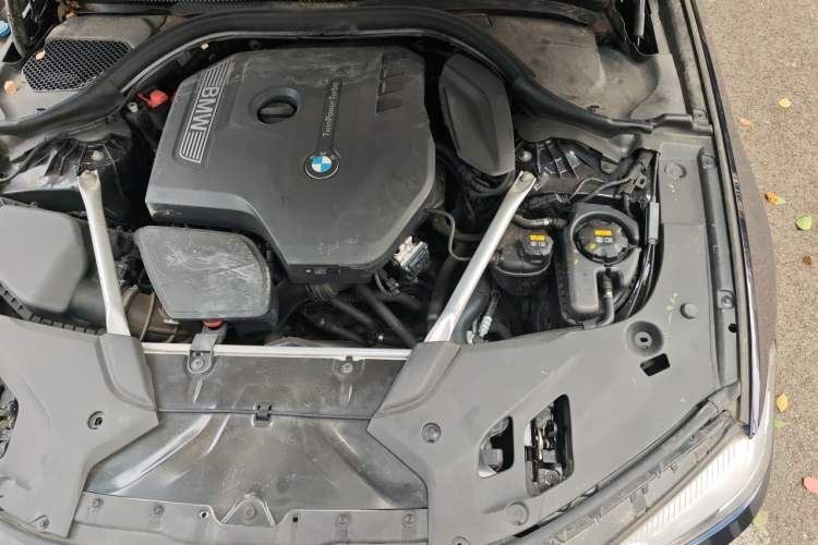 Used BMW 5 Series 2018 525Li M Sport Package Engine Bay Left