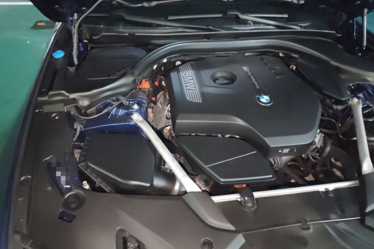 Used BMW 5 Series 2018 525i M Sport Package Engine Bay Right