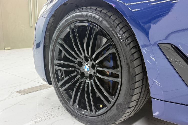 Used BMW 5 Series 2018 540i M Sport Package Exterior 1