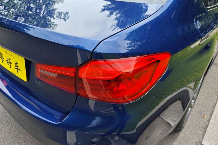 Used BMW 5 Series 2018 525i M Sport Package Exterior 5