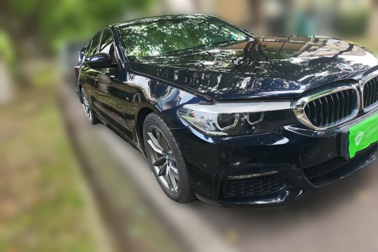 Used BMW 5 Series 2018 525Li M Sport Package Front Right 45 Deg